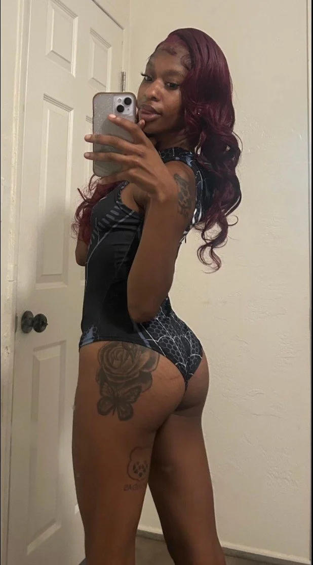 Pyt ebony ho gives crazy blowjob image 2