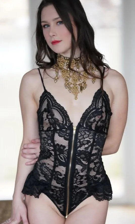 Hanna Black Lingerie image 3