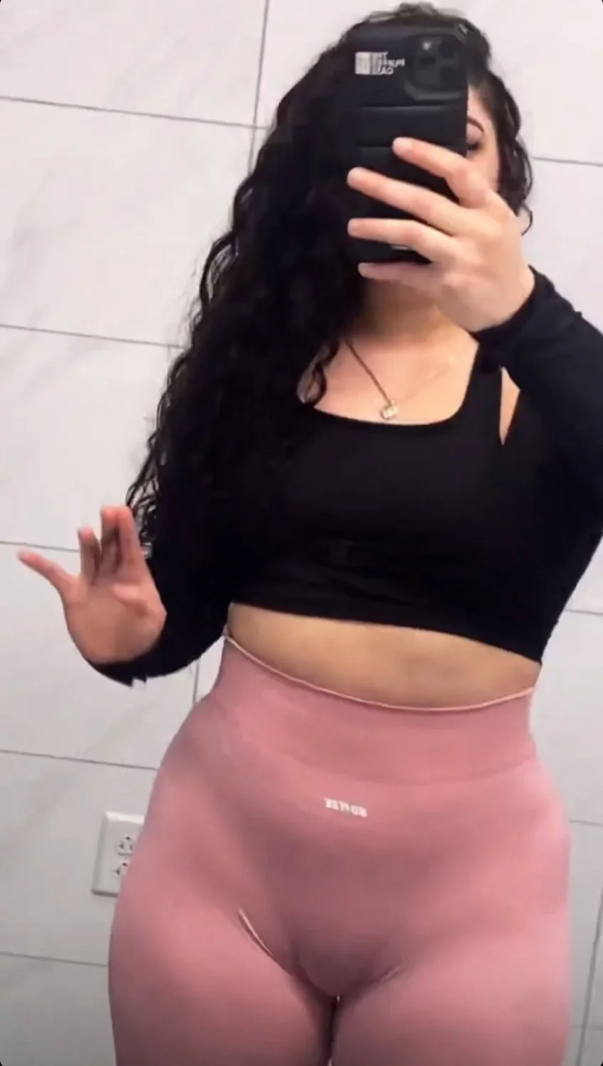 Sexy Puertorican waxer 🇵🇷 from CT. Super tight pussy image 3