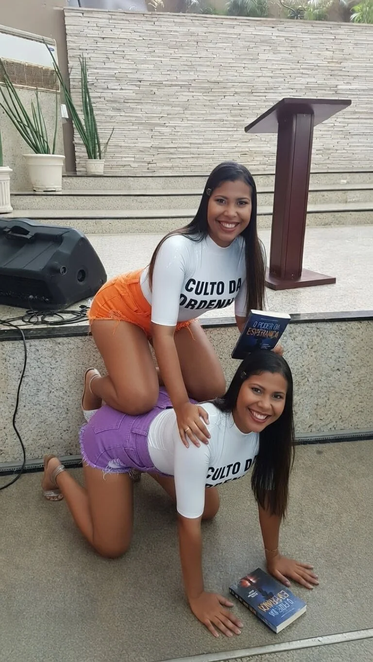 Milf negra e suas duas filhas no culto da ordenha. Parte 2. TABOO - AI - IA - CHURCH image 34
