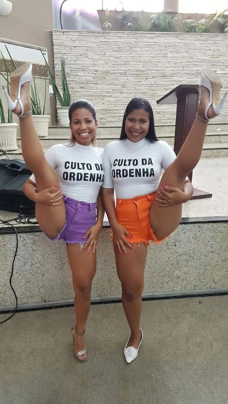 Milf negra e suas duas filhas no culto da ordenha. Parte 2. TABOO - AI - IA - CHURCH image 46
