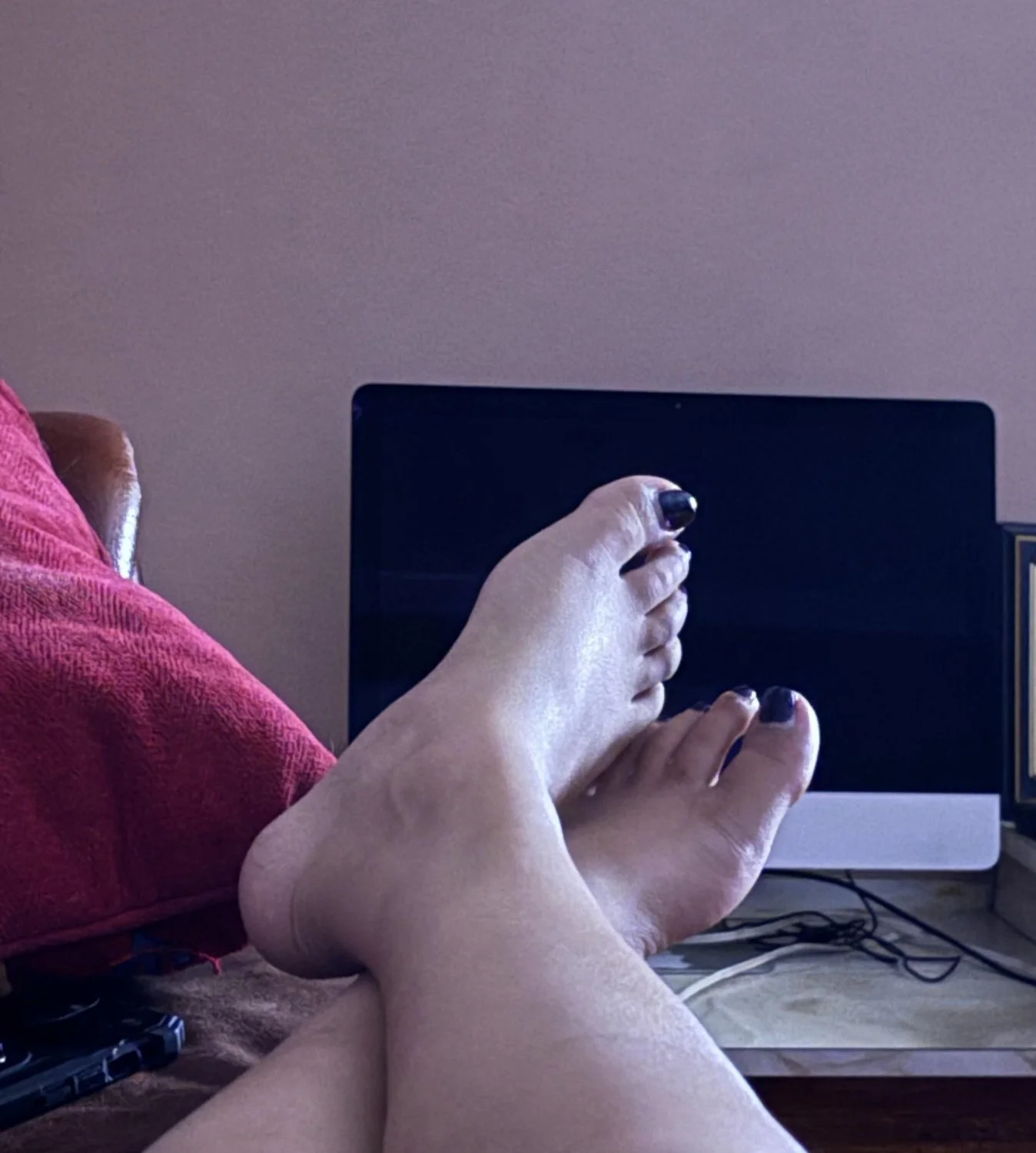 Teen foot slut exposed image 10