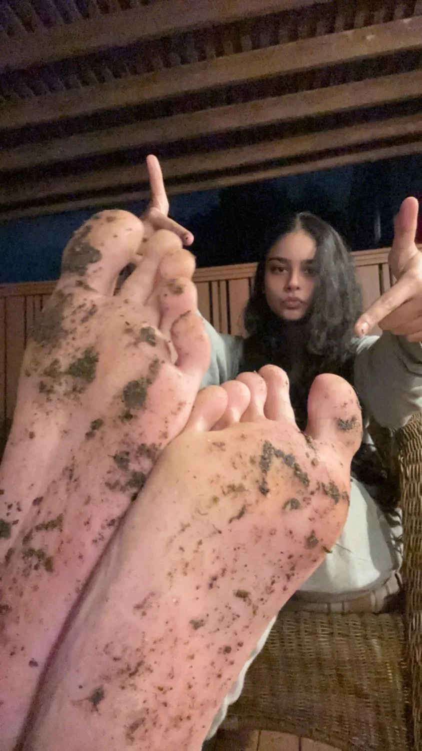 Teen foot slut exposed image 16