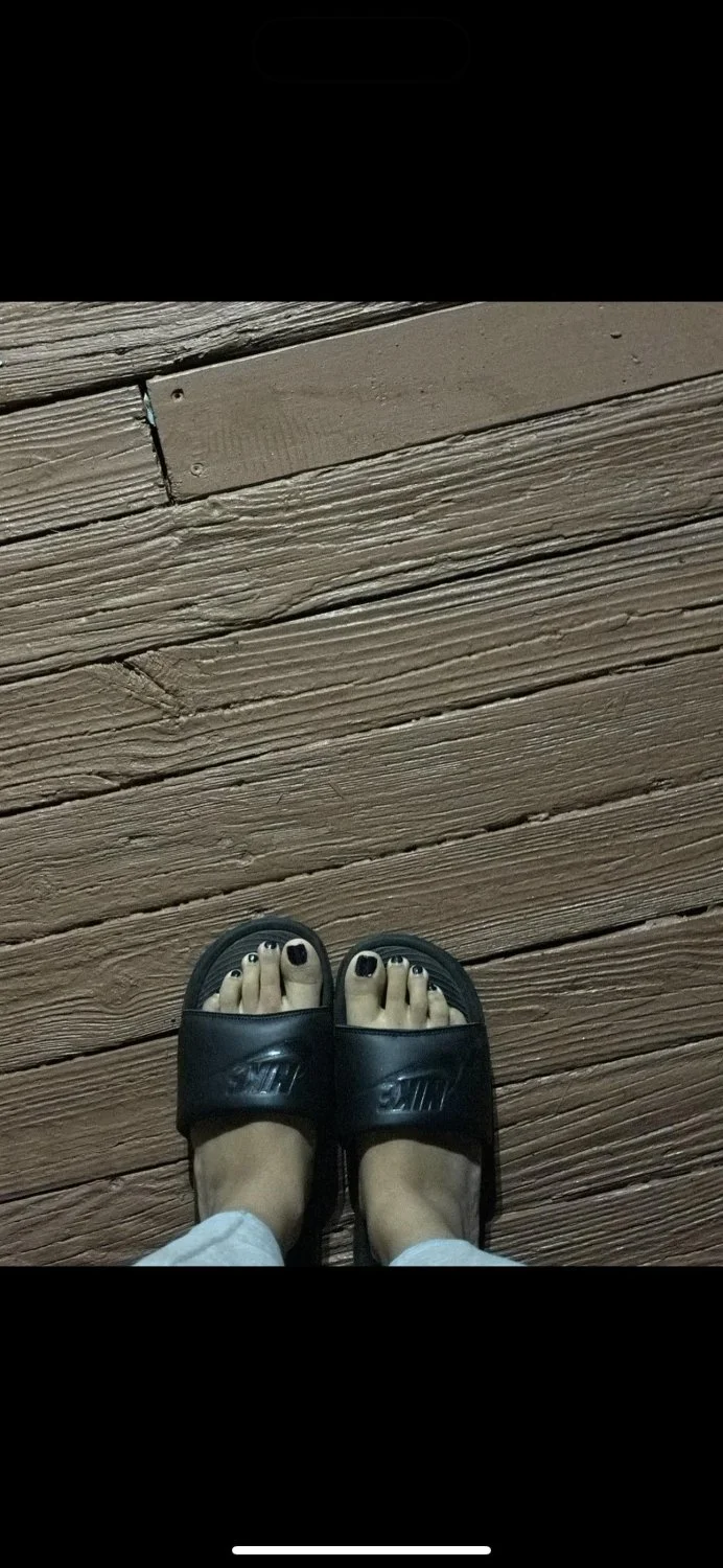 Teen foot slut exposed image 3