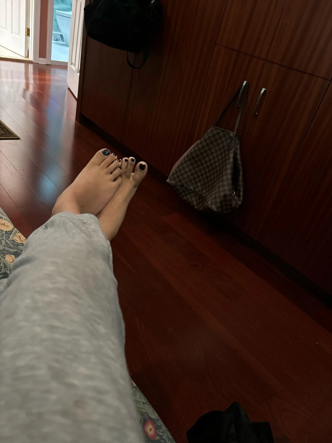 Teen foot slut exposed image 8