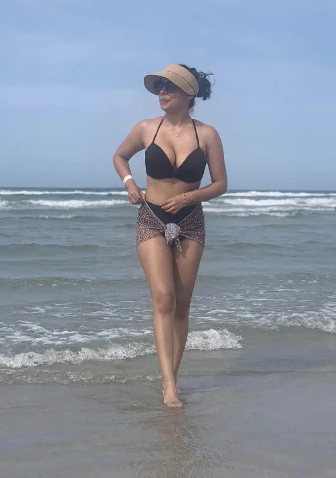Beautiful big tit Latina Karina image 29
