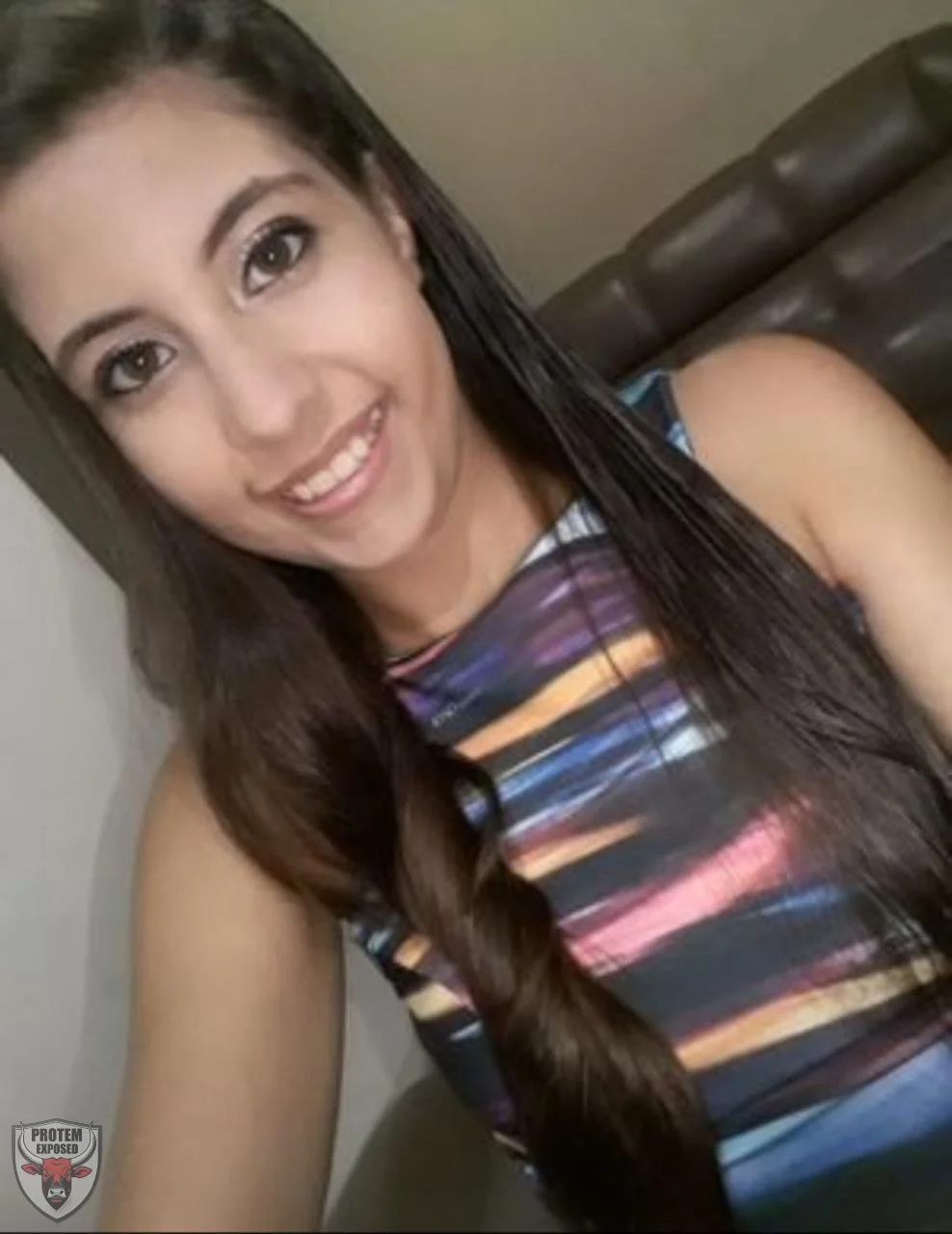 Teen Slut Bianca Loves Showing Off image 2
