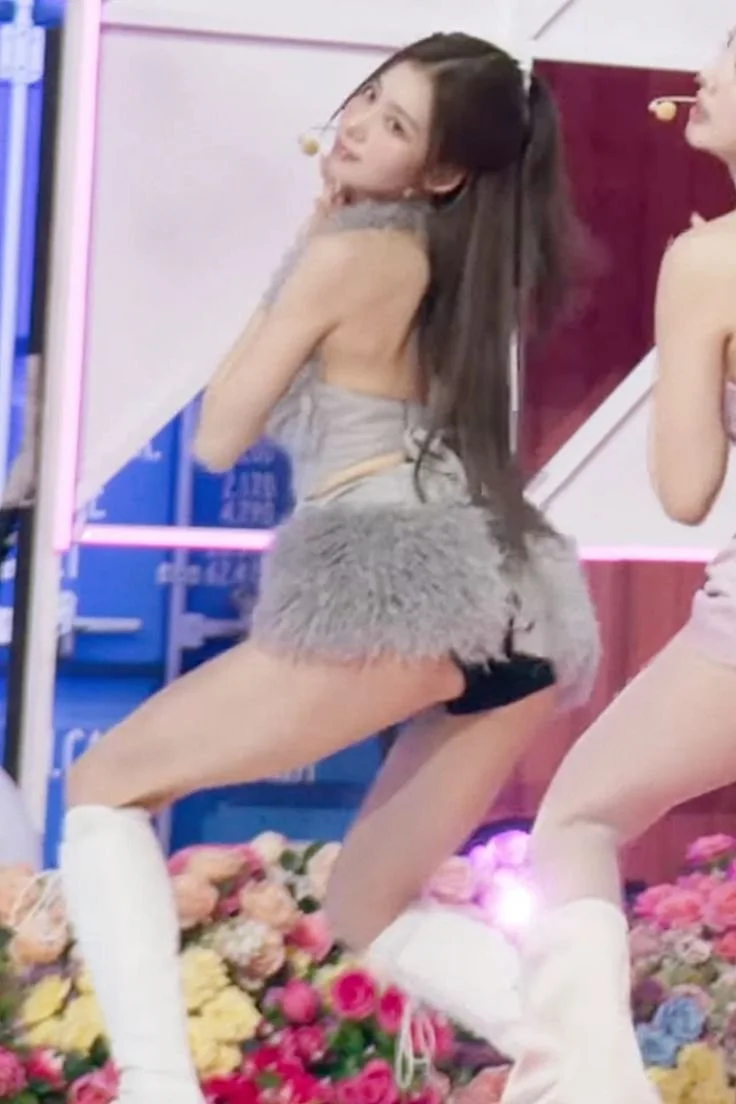 Sana (Twice) Pictures 1 📷 image 40