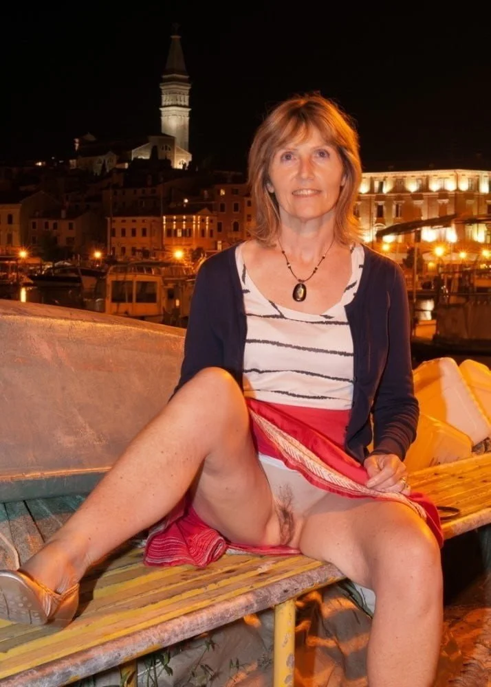 Uk mature wife Janet image 24