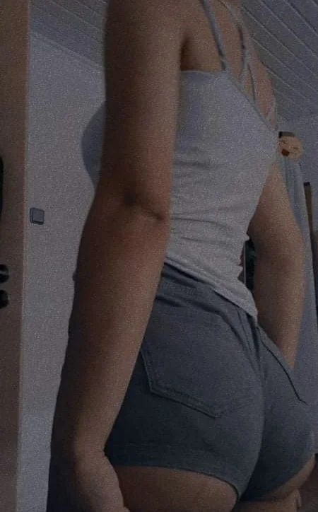 this is a repost of my ass but with my face now😝 main image
