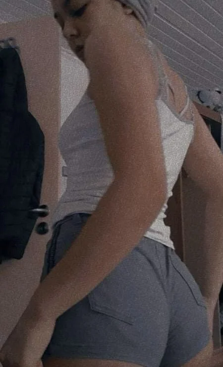 this is a repost of my ass but with my face now😝 image 2