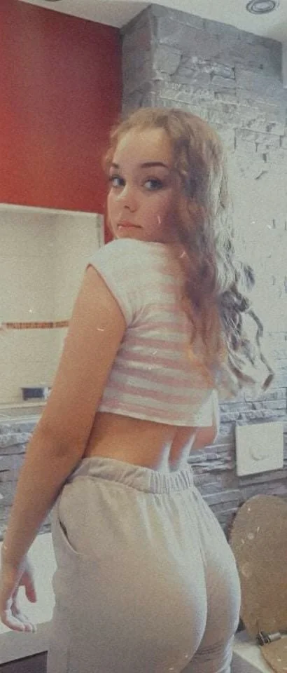 this is a repost of my ass but with my face now😝 image 4