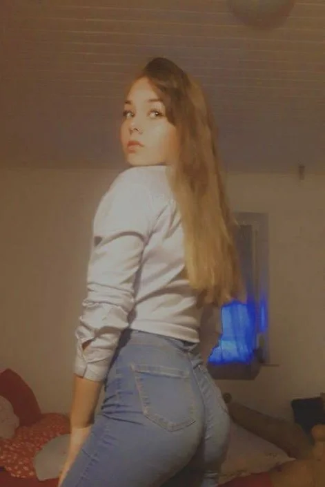 this is a repost of my ass but with my face now😝 image 6