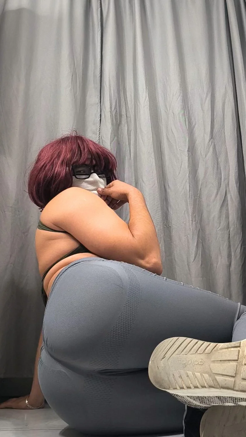 Travesti en leggings image 50
