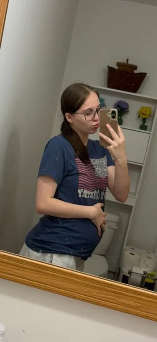 Pregnant Teen image 11