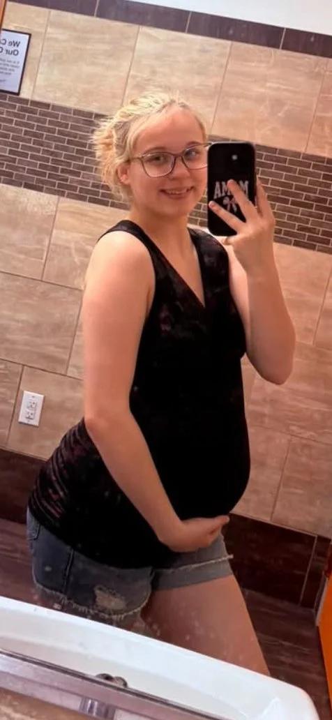 Pregnant Teen image 3