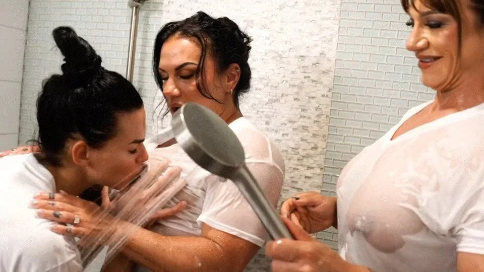 Lesbian muscle shower image 5