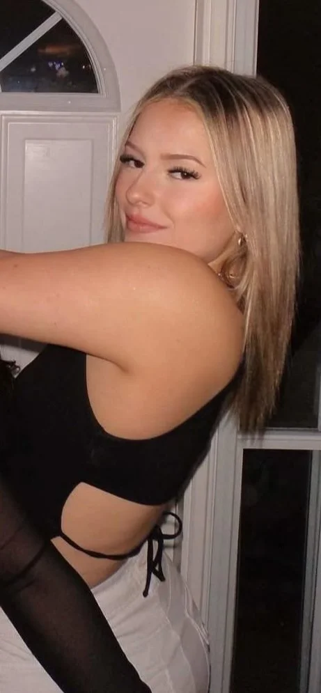PAWG Slut Taylor 🤤 image 3