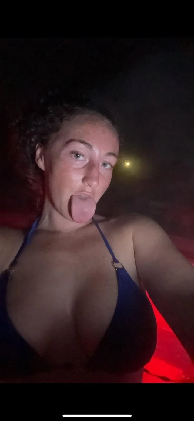 Check out this white girl image 3