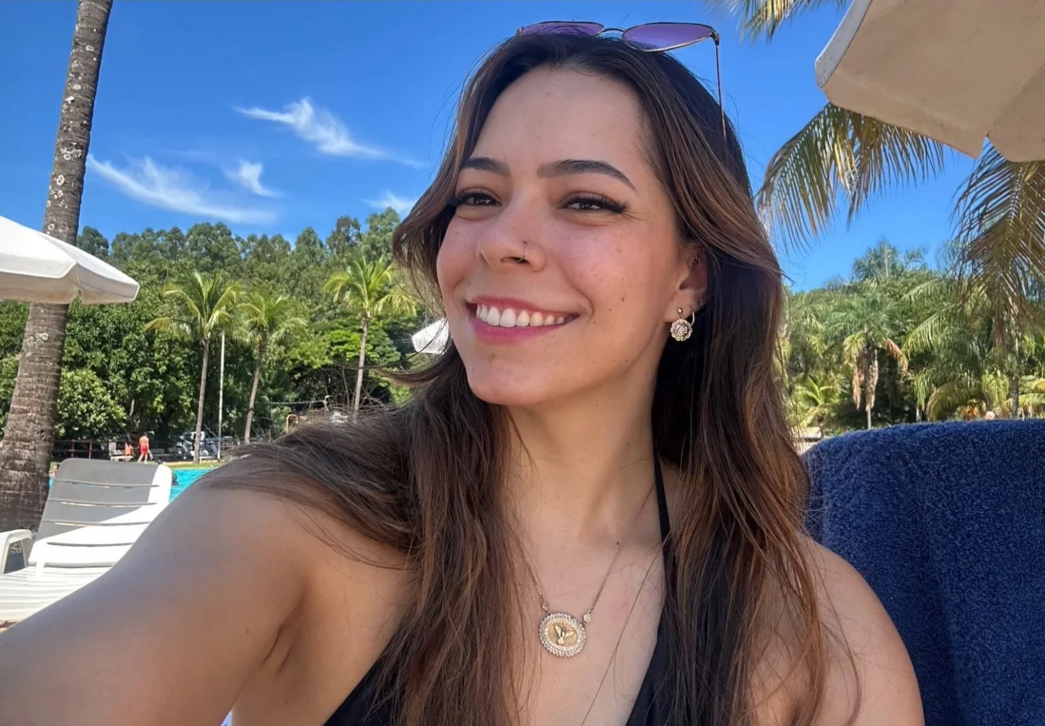 Qual a sua nota pra essa gostosa branquela main image