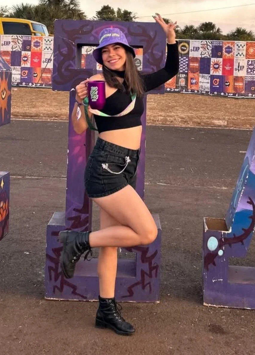 Qual a sua nota pra essa gostosa branquela image 6