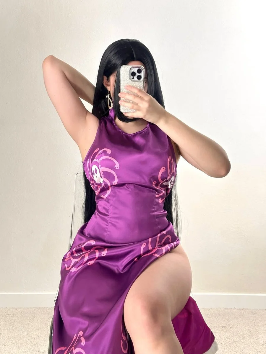 Duelo de putas y hermosas cosplayers. Ambas son calienta huevos, pero con cuál te quedas? Ctlvs image 13