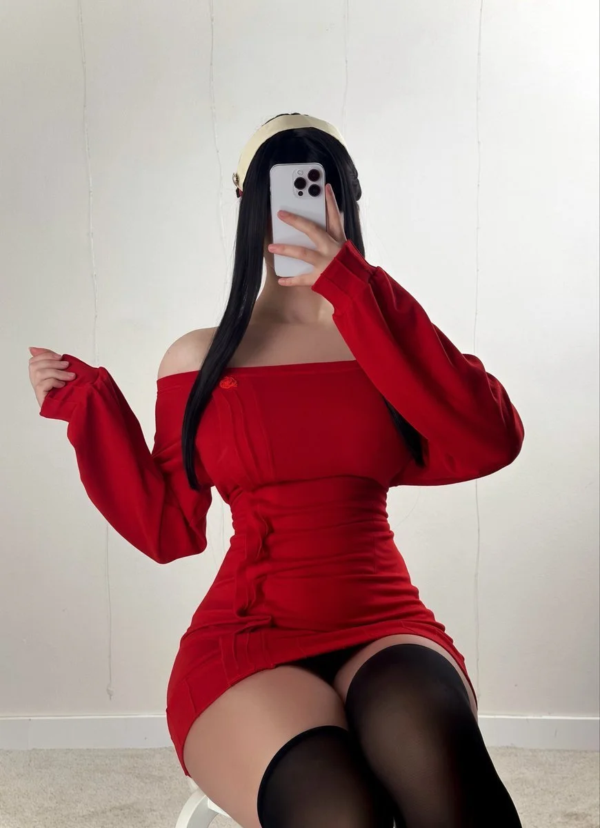 Duelo de putas y hermosas cosplayers. Ambas son calienta huevos, pero con cuál te quedas? Ctlvs image 30