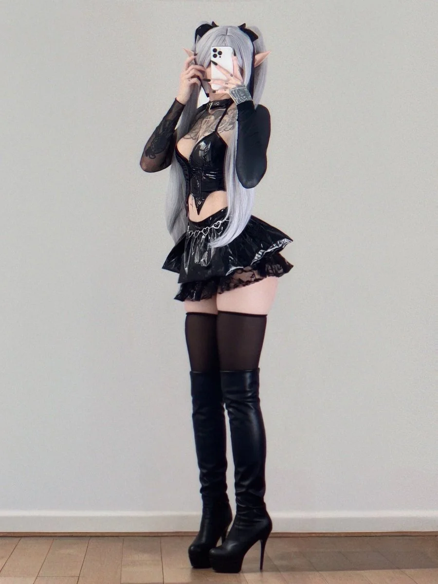 Duelo de putas y hermosas cosplayers. Ambas son calienta huevos, pero con cuál te quedas? Ctlvs image 33