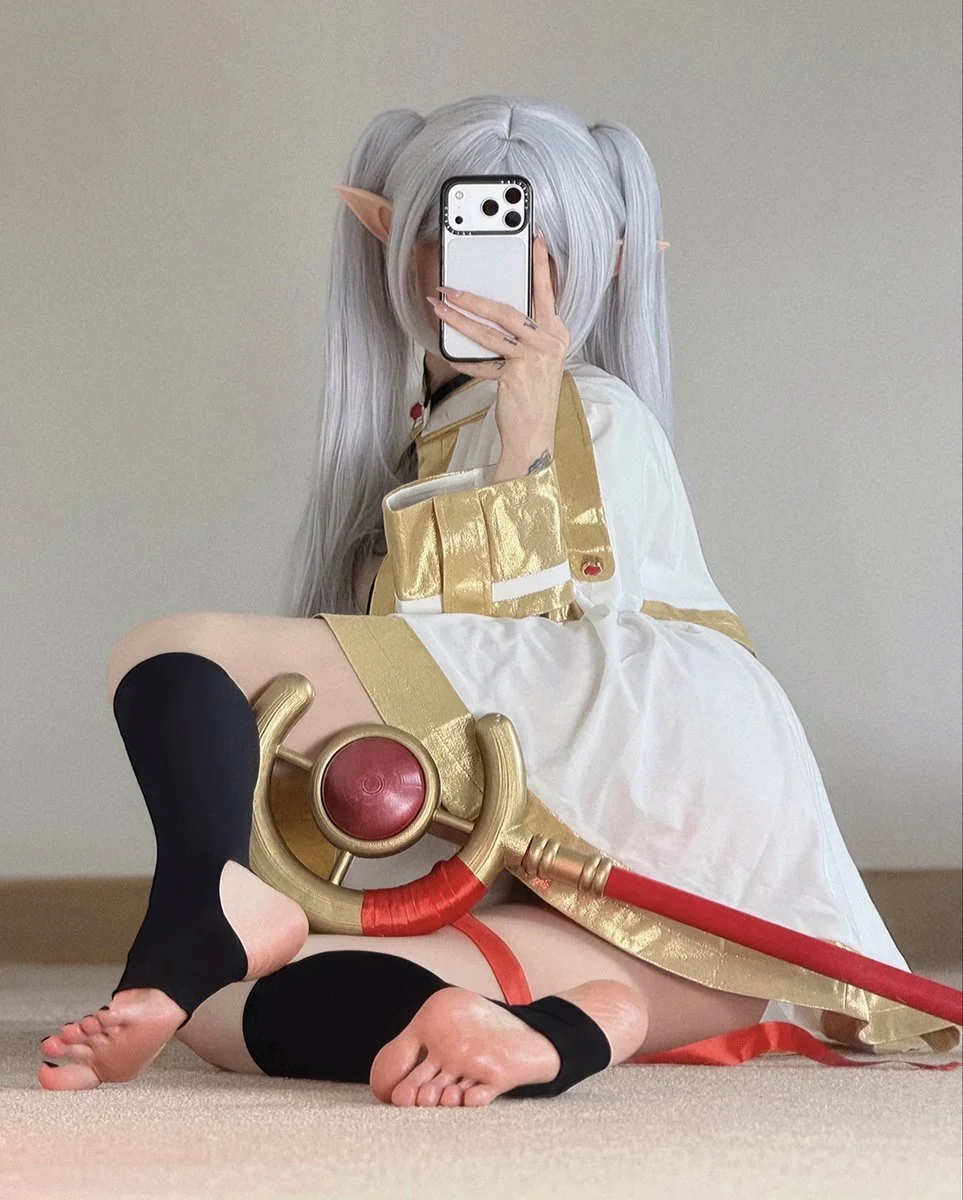 Duelo de putas y hermosas cosplayers. Ambas son calienta huevos, pero con cuál te quedas? Ctlvs image 34