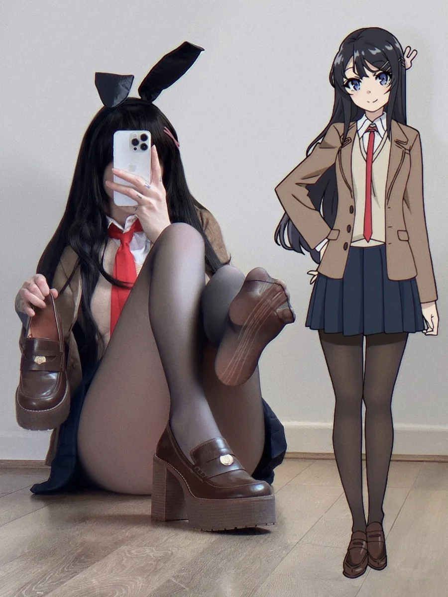 Duelo de putas y hermosas cosplayers. Ambas son calienta huevos, pero con cuál te quedas? Ctlvs image 35