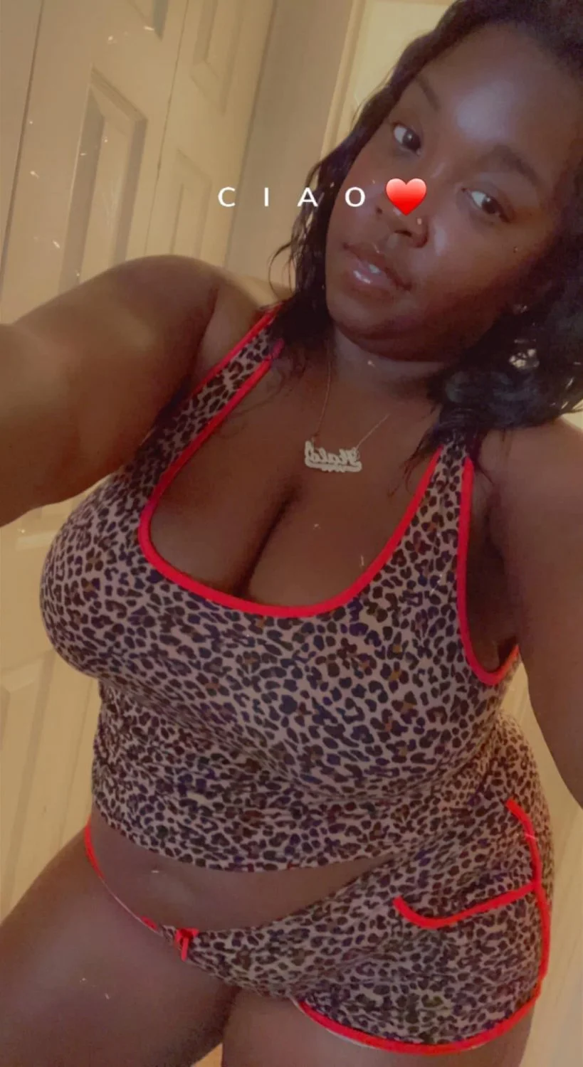 Thick ghetto ebony milf 🍑 image 12