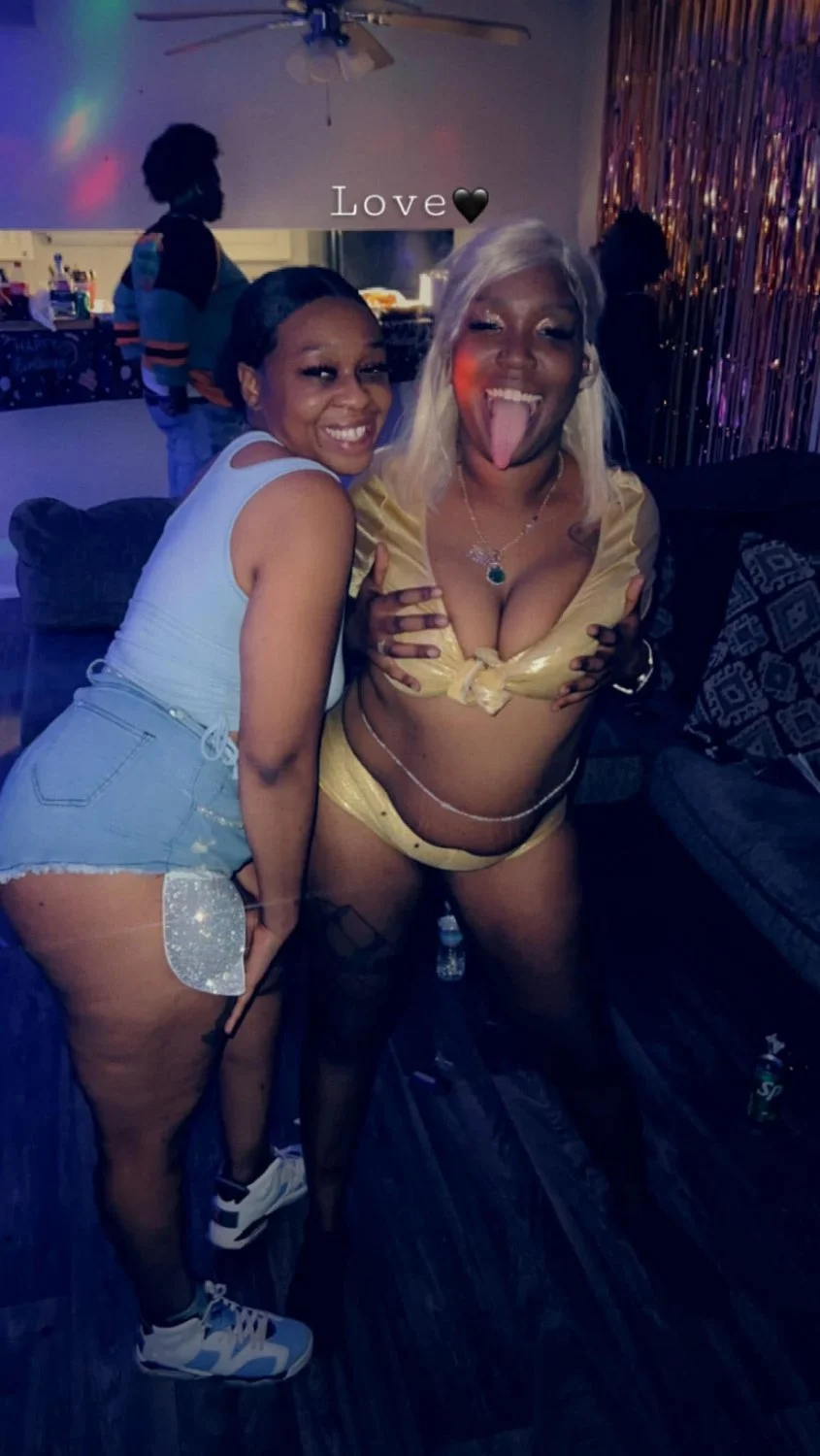 Thick ghetto ebony milf 🍑 image 15