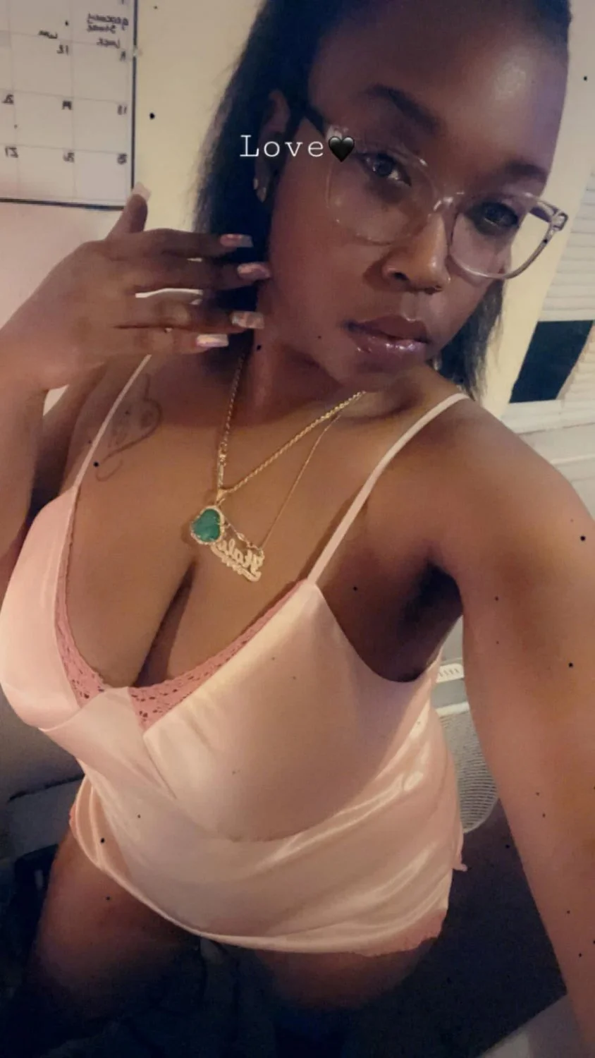 Thick ghetto ebony milf 🍑 image 23