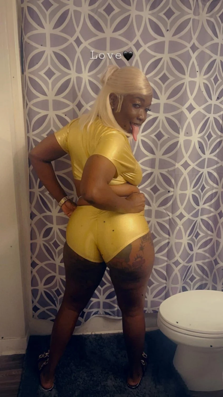 Thick ghetto ebony milf 🍑 image 6