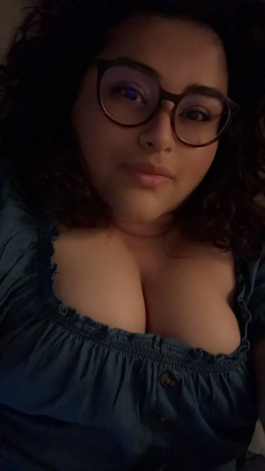 Chubby Latina daughter image 6