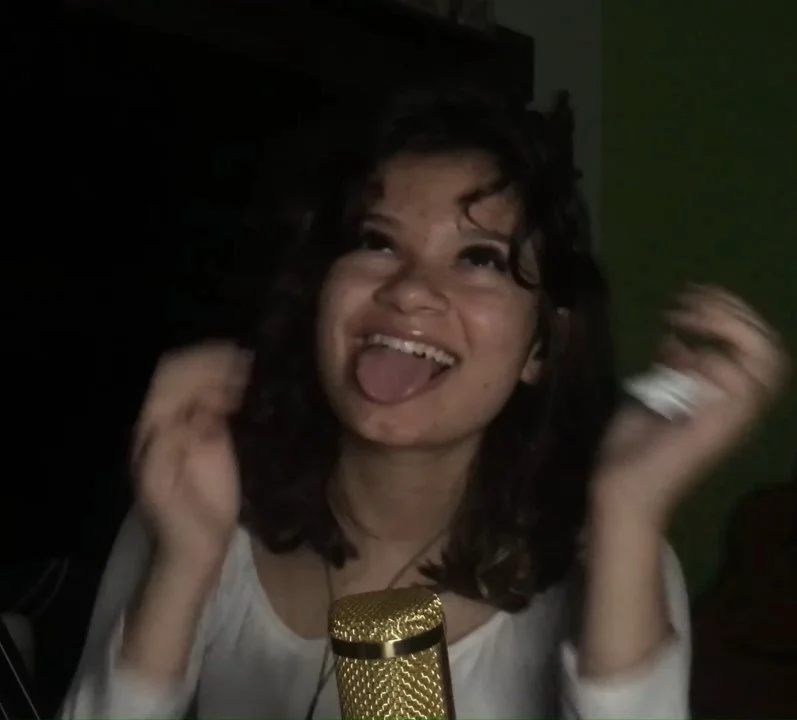 Vic asmr esperando porra na lingua image 16