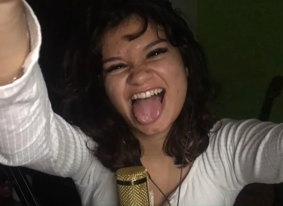 Vic asmr esperando porra na lingua image 24