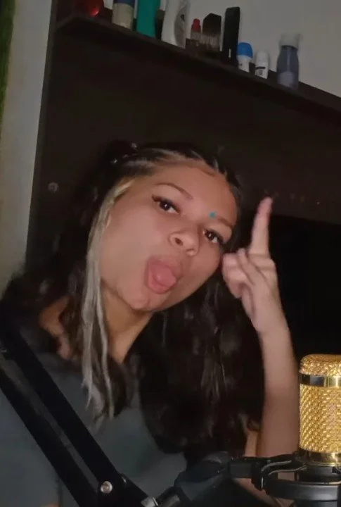 Vic asmr esperando porra na lingua image 7
