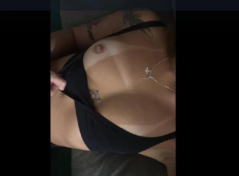 Mais uma ex vazada exposta!! novinha gostosa caiu na net dps de mandar nudes image 2