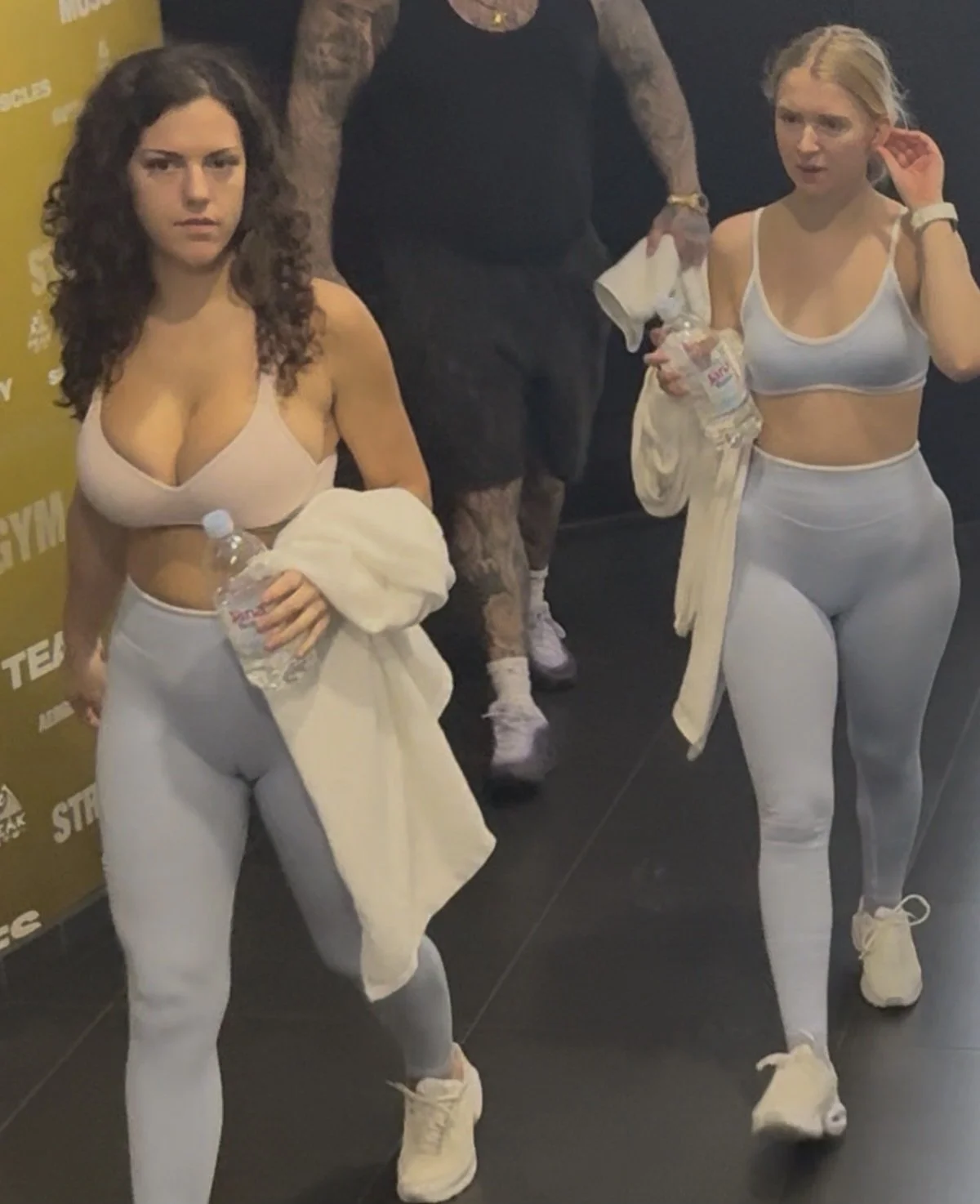 Hoes at the gym showing off💦👀 main image
