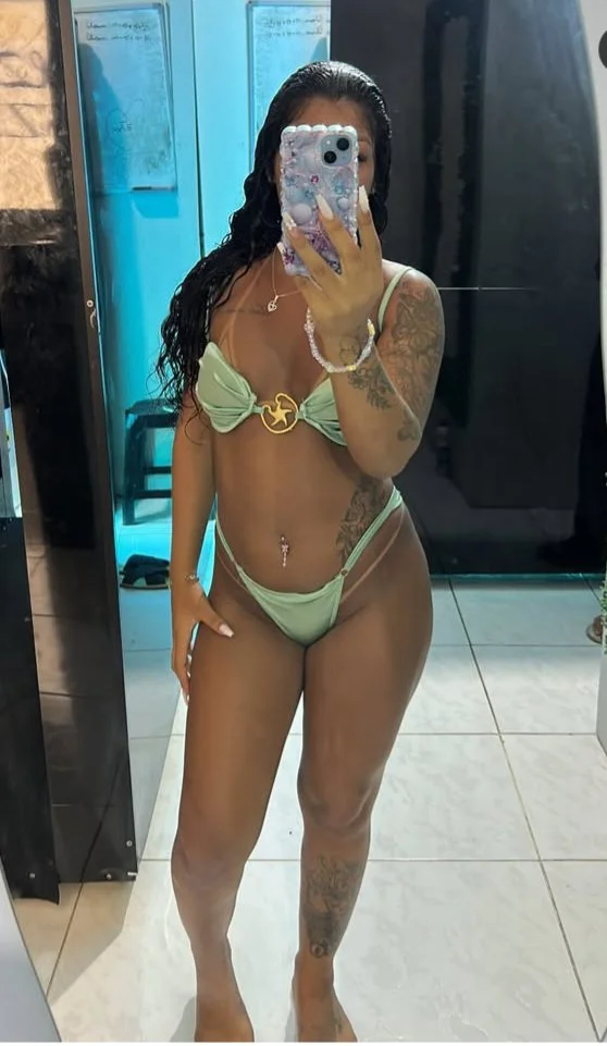Novinha morena gostosa image 11