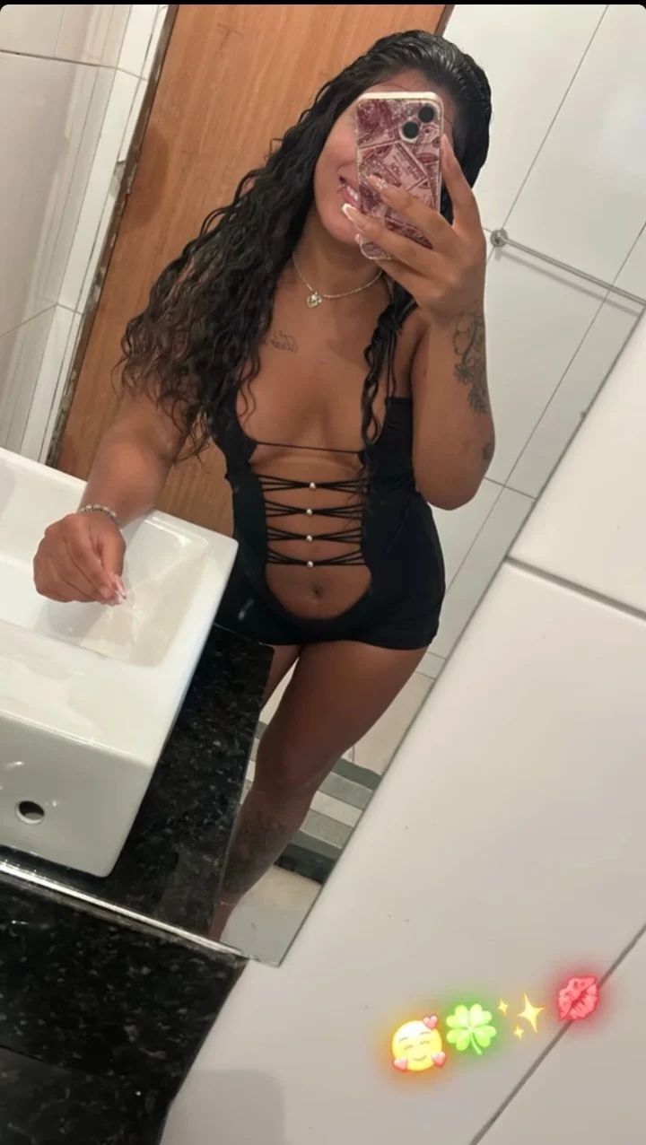 Novinha morena gostosa image 2