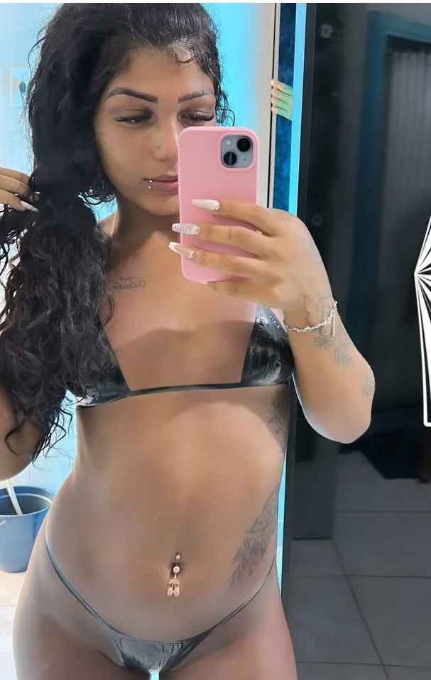 Novinha morena gostosa image 4