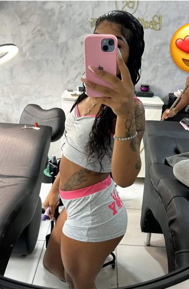 Novinha morena gostosa image 8