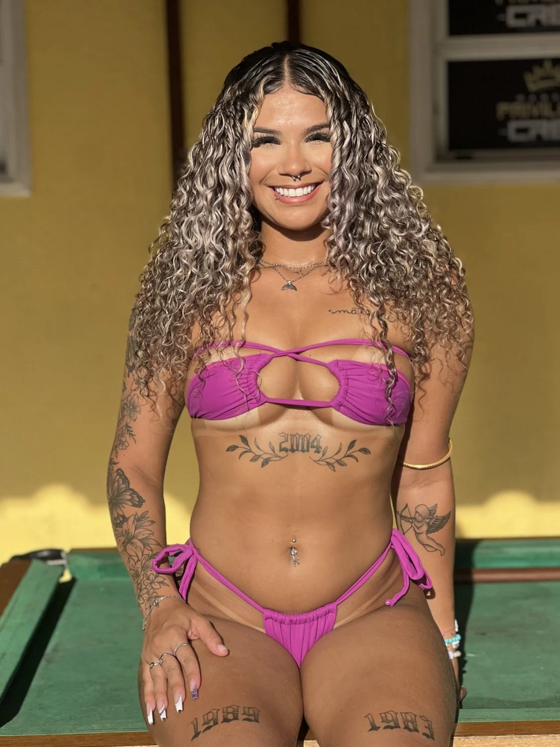 Loira cacheada image 12
