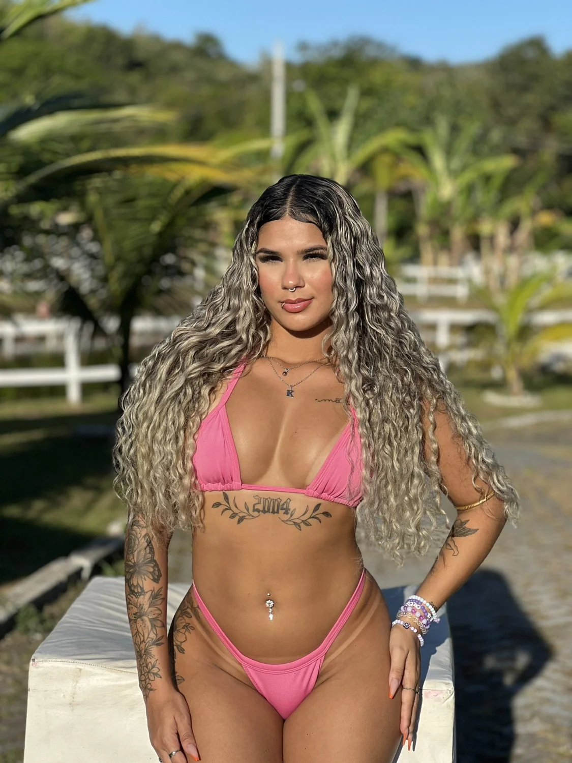 Loira cacheada image 23