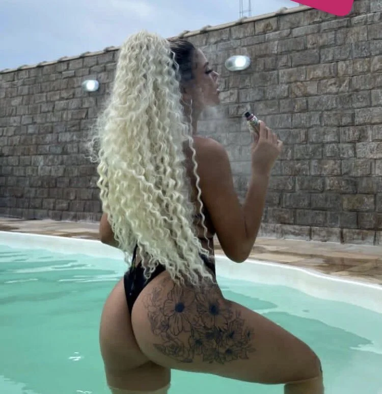 Loira cacheada image 3
