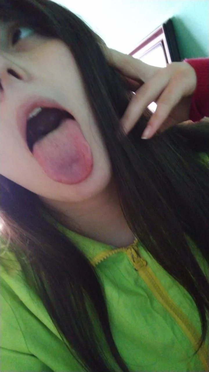 Perfect slut exposed and shaking ass (nudes includes) image 9
