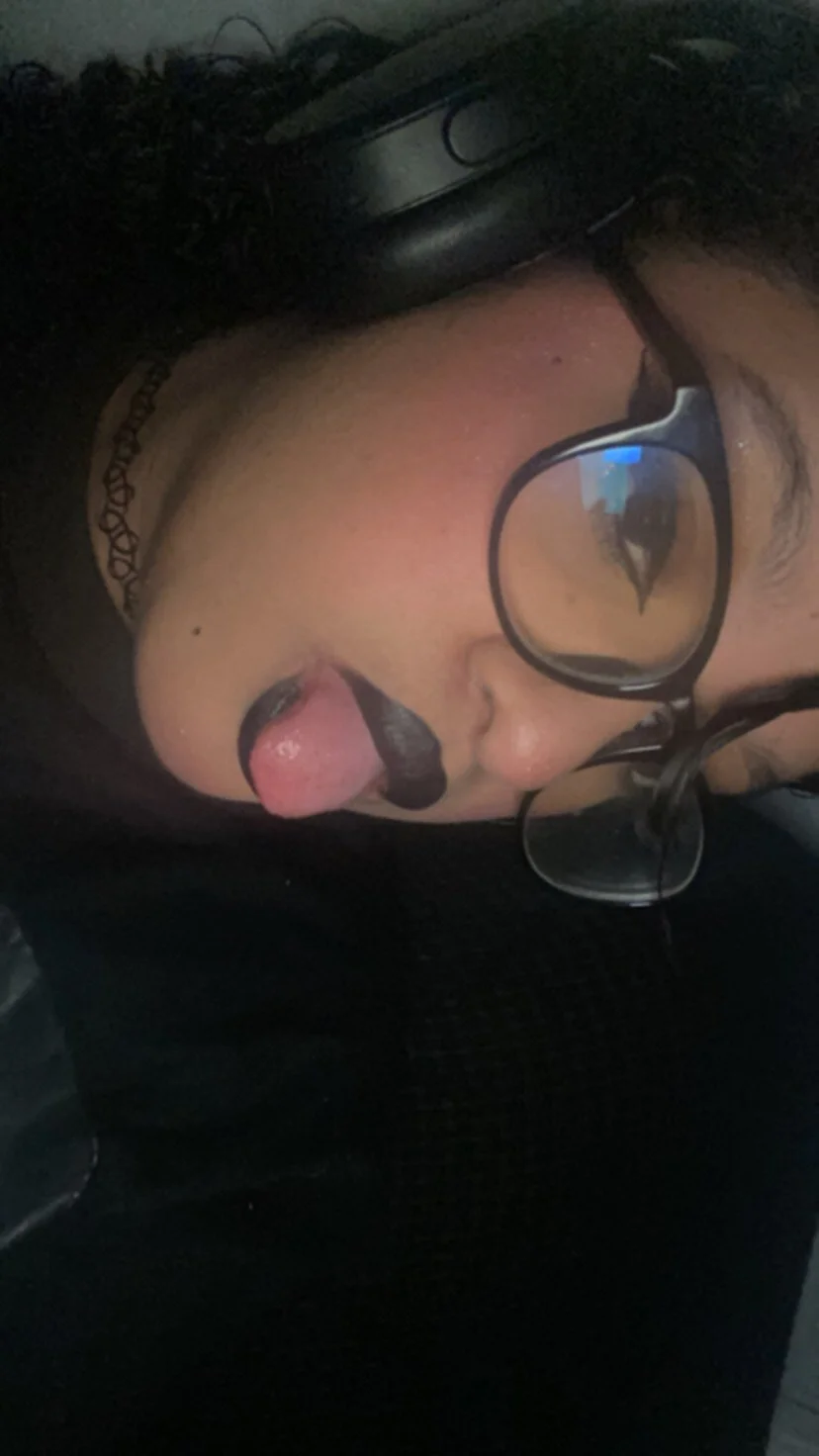 Chubby goth GF lost image 7