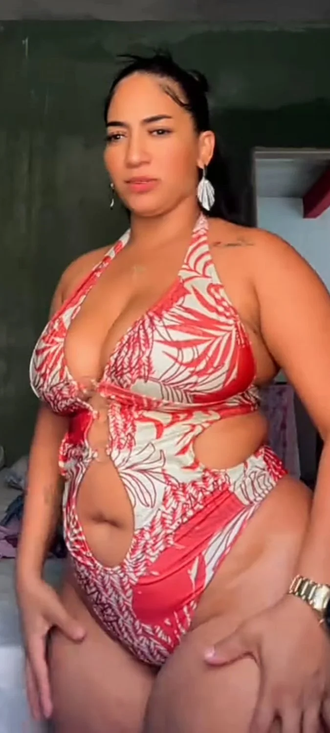 Vazou novinha morena rabuda image 4